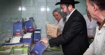 International Fellowship of Christians and Jews help 120,000 Jews in former Soviet Union celebrate Passover