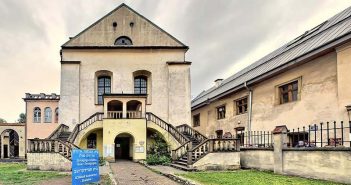 Israel’s Chief Rabbi calls on Jewish community of Krakow to reopen Chabad-run synagogue