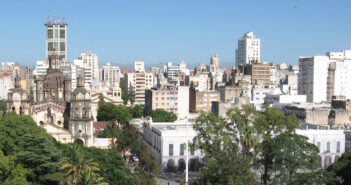 Argentinian university professor offers bonus to ‘whoever finds a poor Jew’