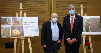 Knesset presents award to last survivor of Babi Yar massacre