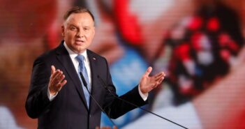 Polish President Andrzej Duda leads 2022 International March of the Living alongside Holocaust survivors and Ukrainian war refugees