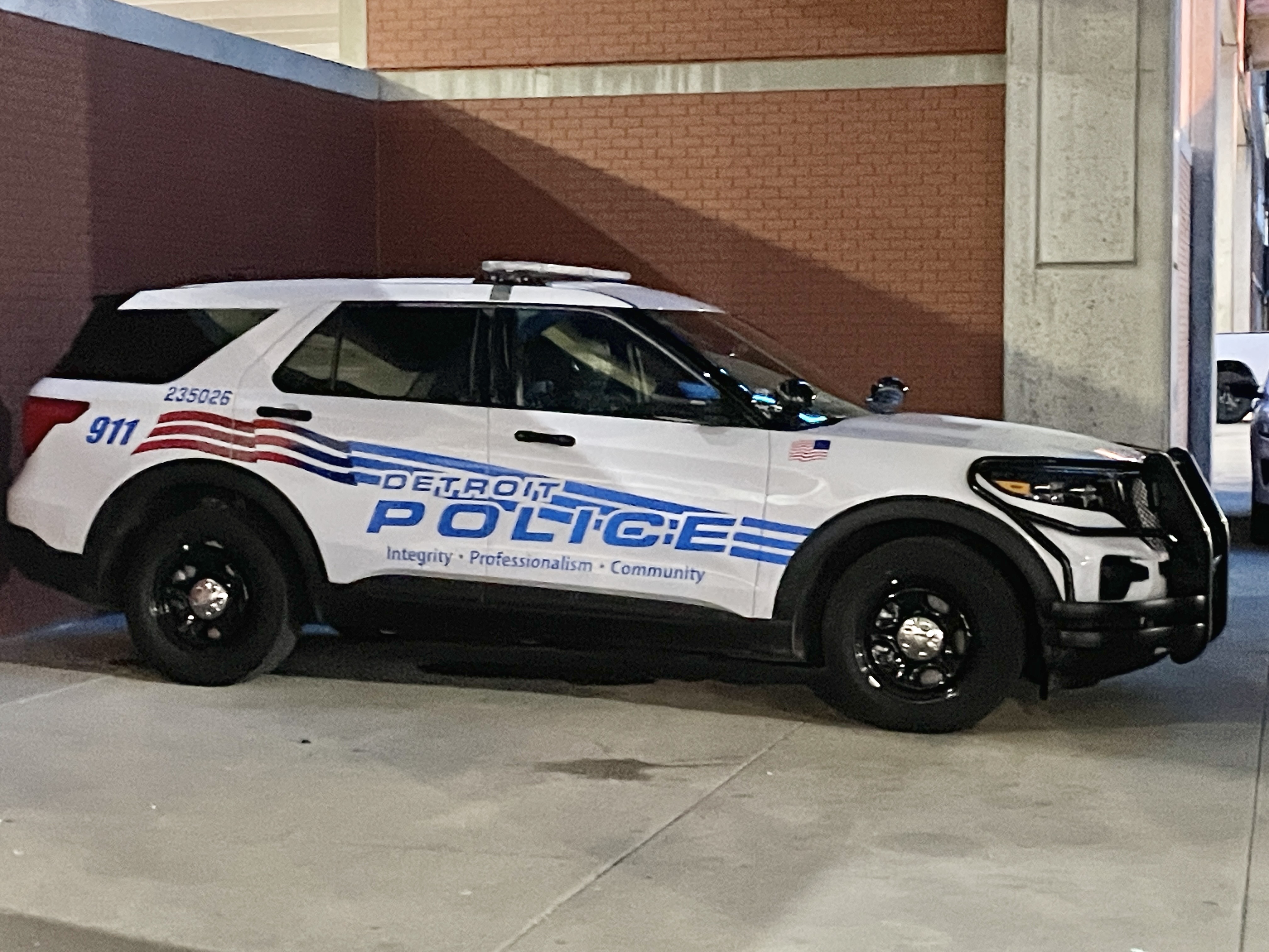 Suspect dead after car crash, shooting at Detroit-area Reform temple, largest...