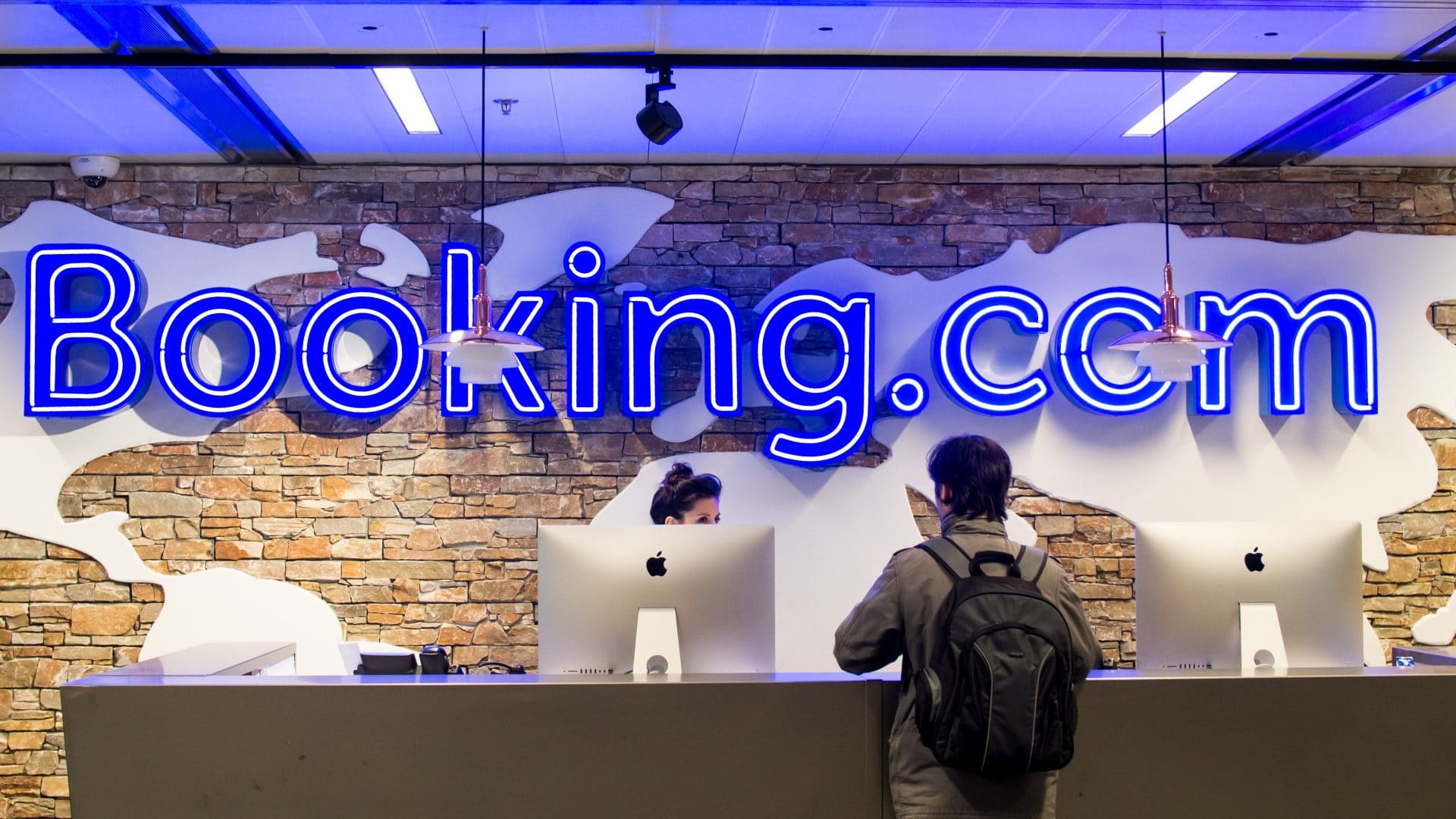 Booking.com suspends German hotel over anti-Jewish message