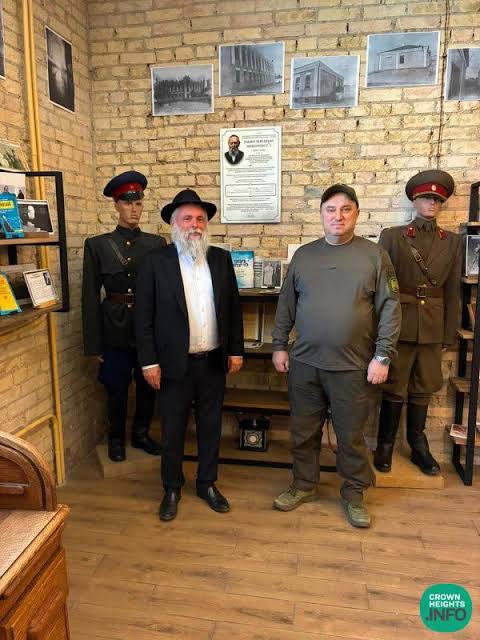 Memorial plaque unveiled at Kiev prison where the Lubavitcher Rebbe’s father...